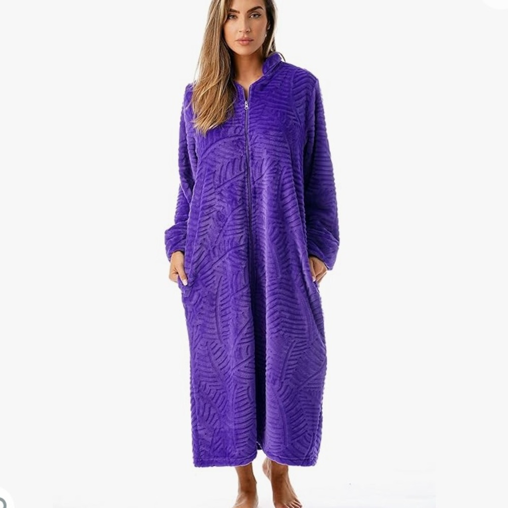 BRAND NEW ZIPPER ROBE - Picture 2 of 8